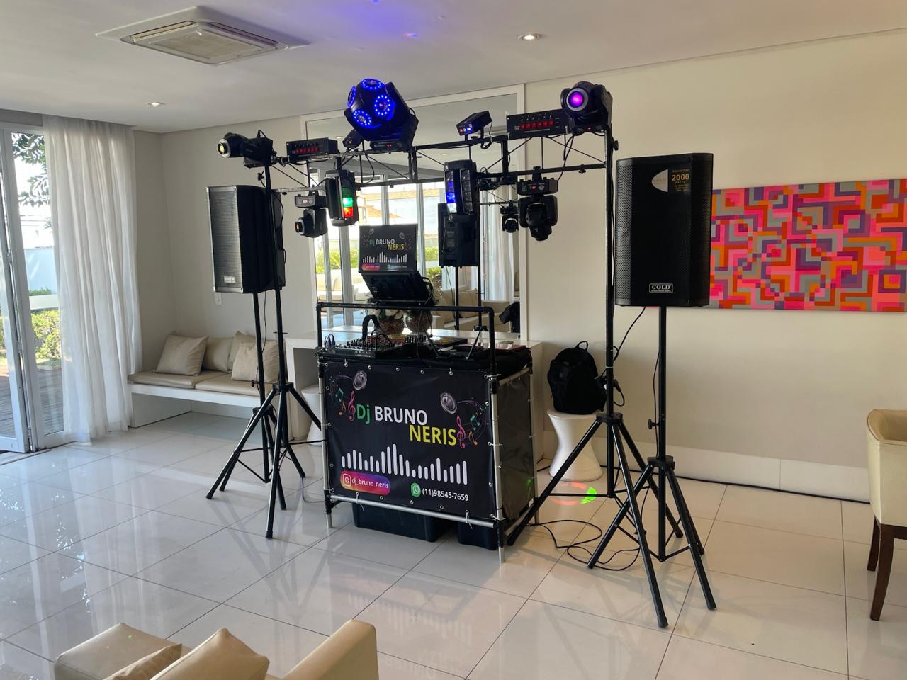 DJ som e iluminação 